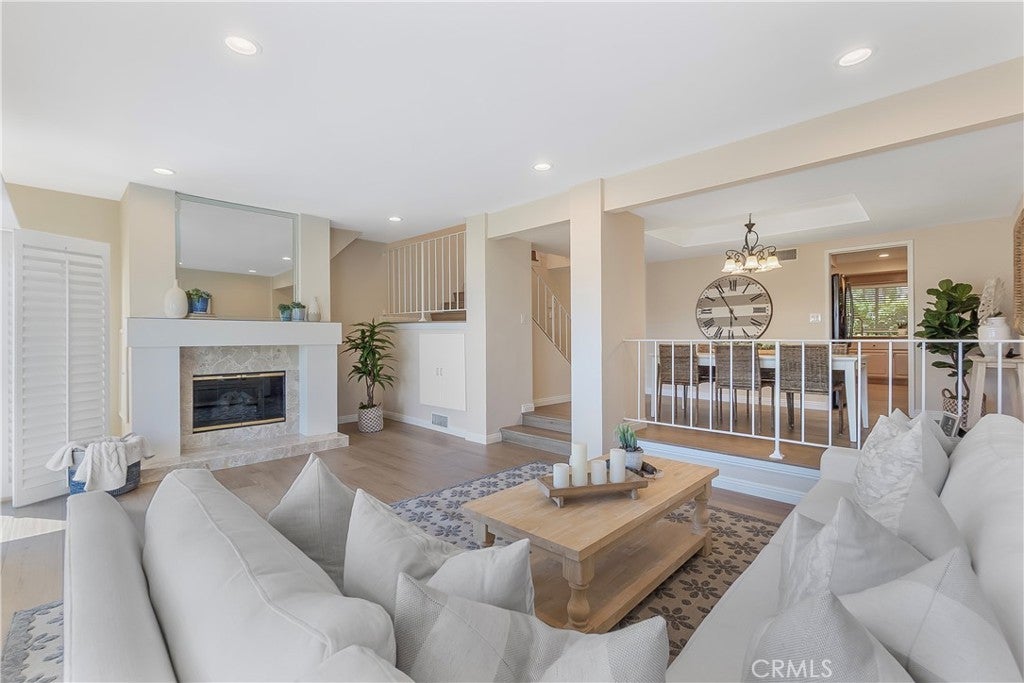 Photo of Listing #SB25122315