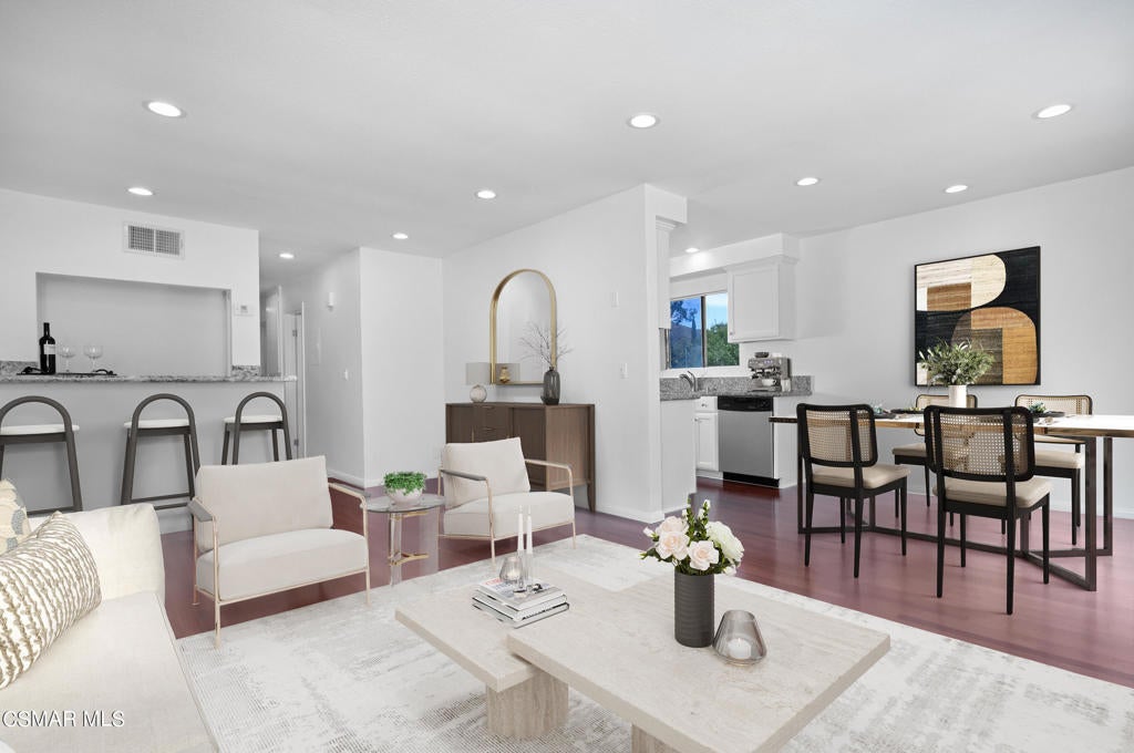 Photo of Listing #225003341