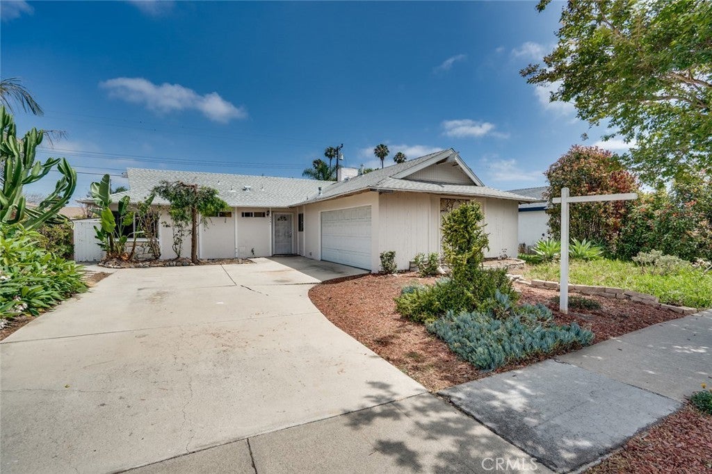 Photo of Listing #OC25145441