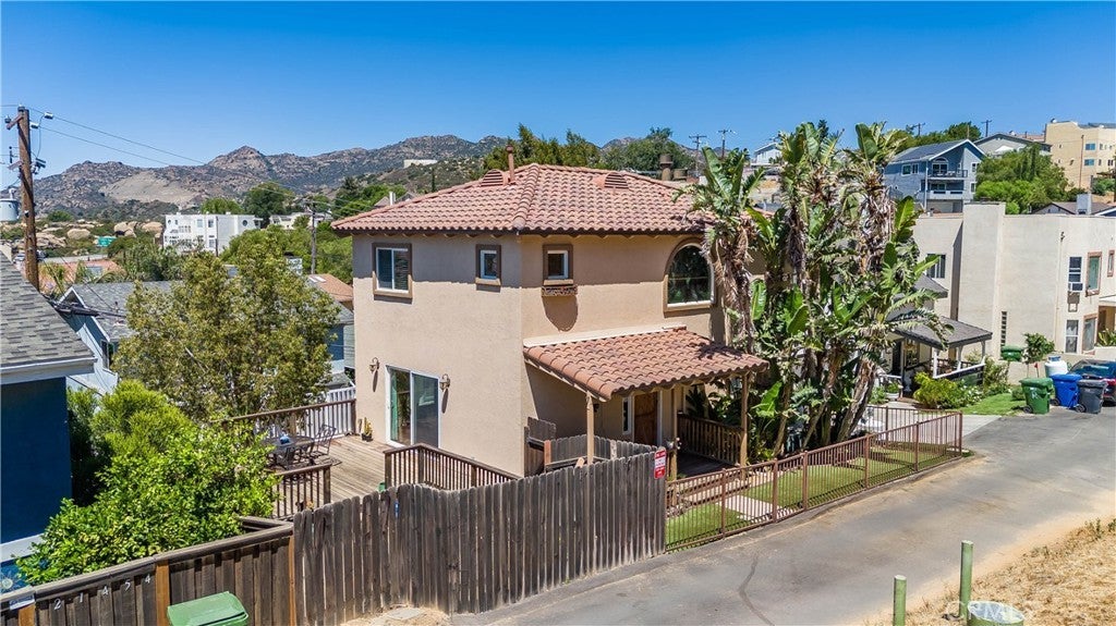 Photo of Listing #SR25142588