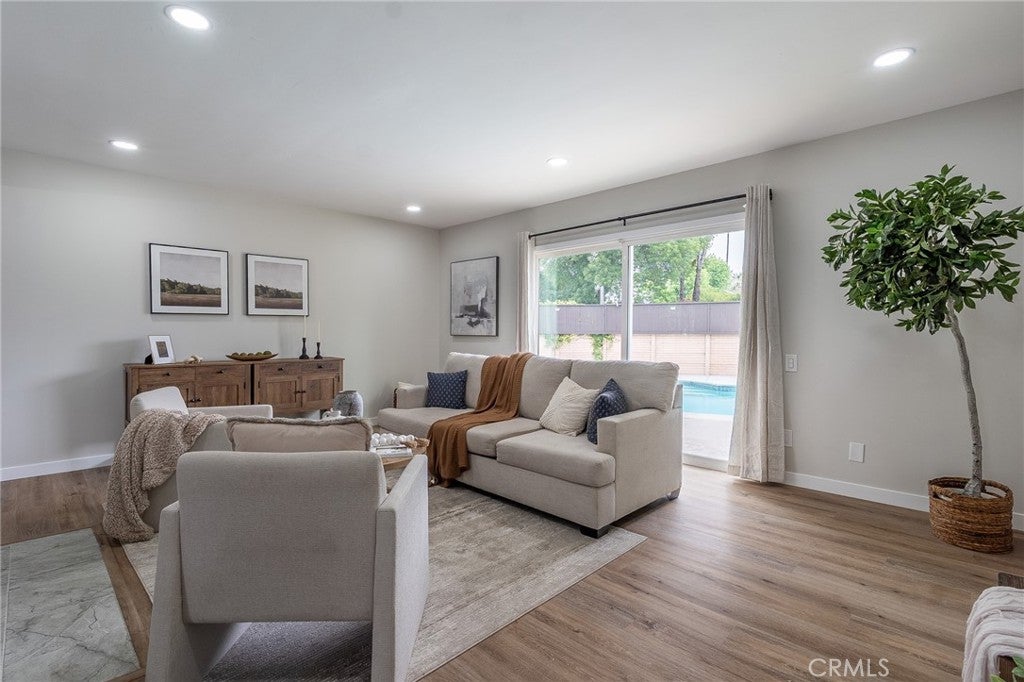 Photo of Listing #SR25149277