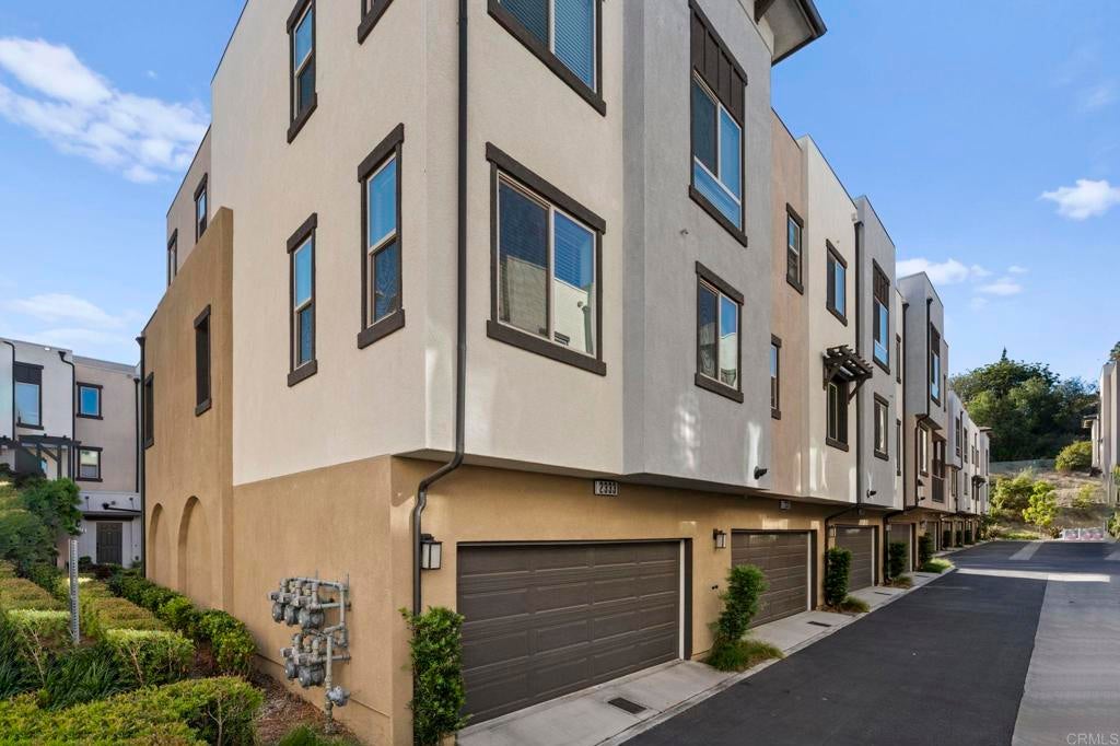 Photo of Listing #PTP2504998