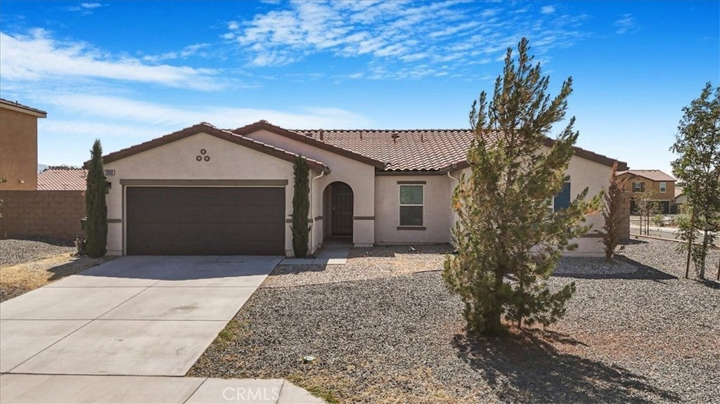 Photo of Listing #IV25149274