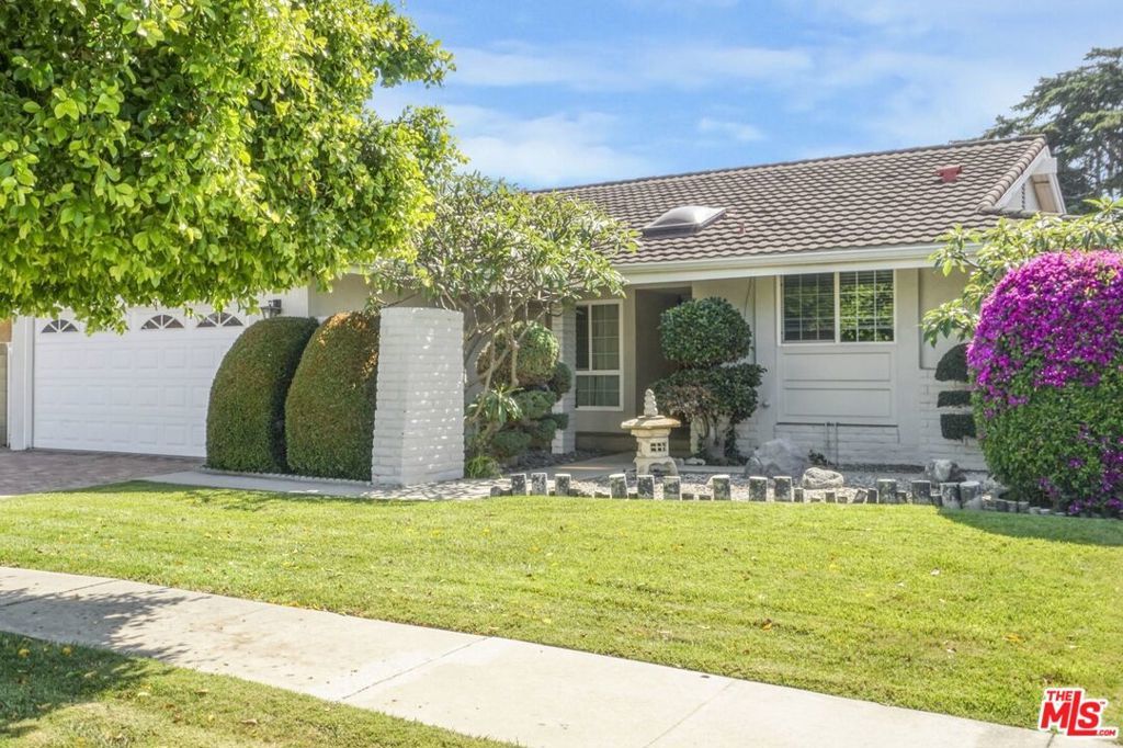 Photo of Listing #25560355