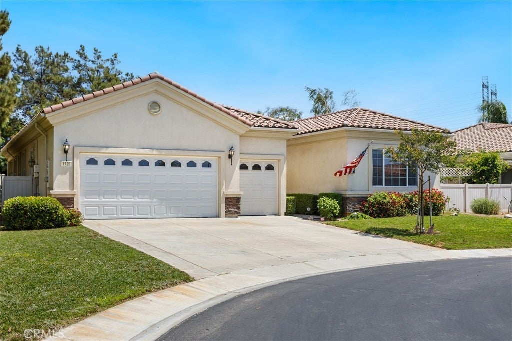 Photo of Listing #IV25149974