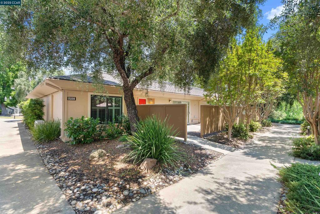 Photo of Listing #41103651