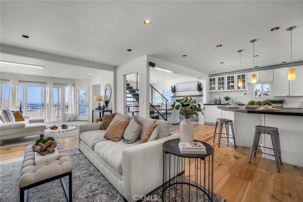 Photo of Listing #SB25137620