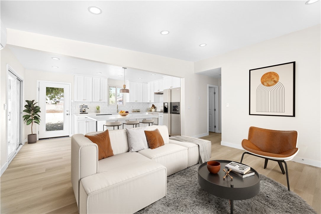 Photo of Listing #OC25150094