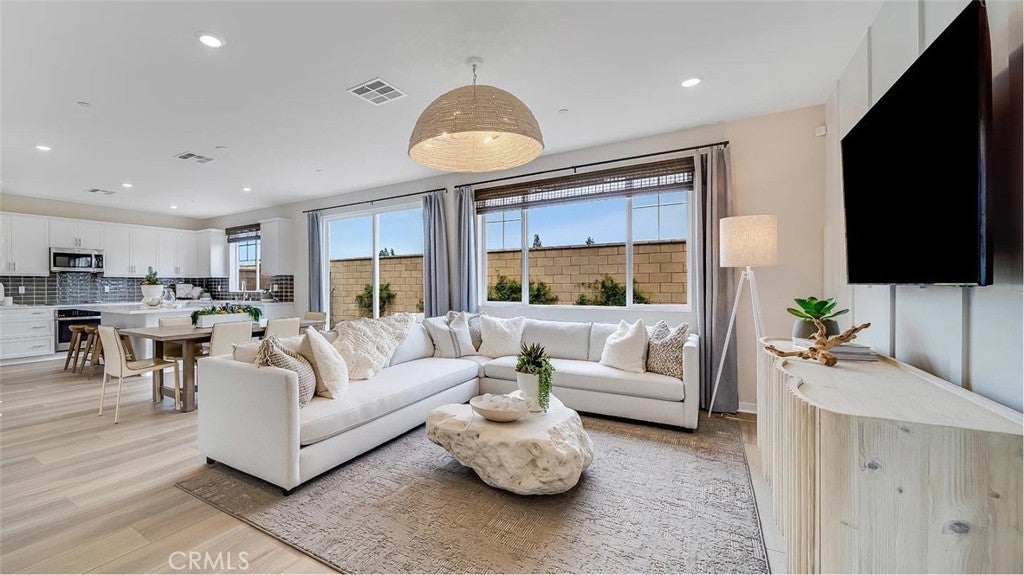 Photo of Listing #SW25150450