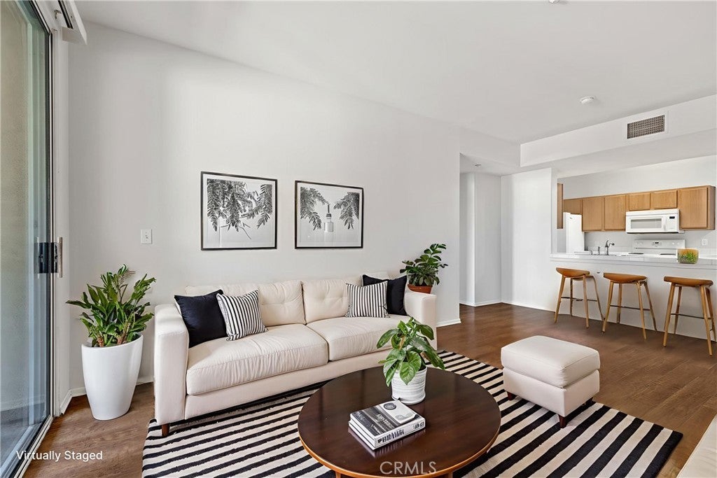 Photo of Listing #SW25148289