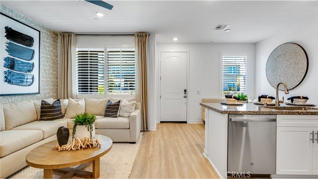 Photo of Listing #SW25150472