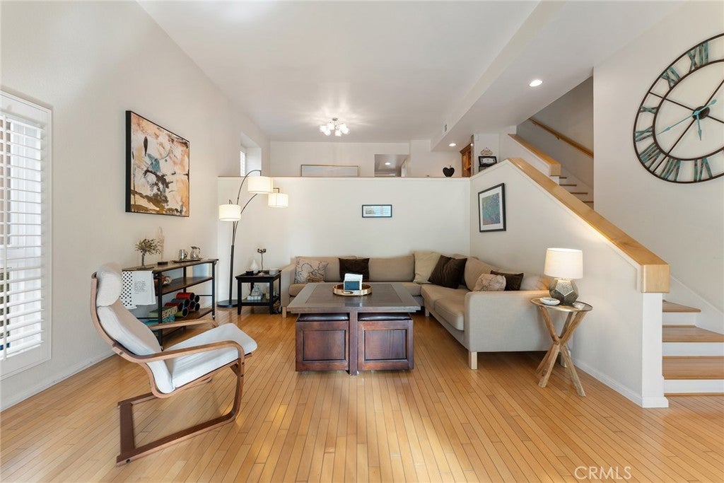 Photo of Listing #SR25151159