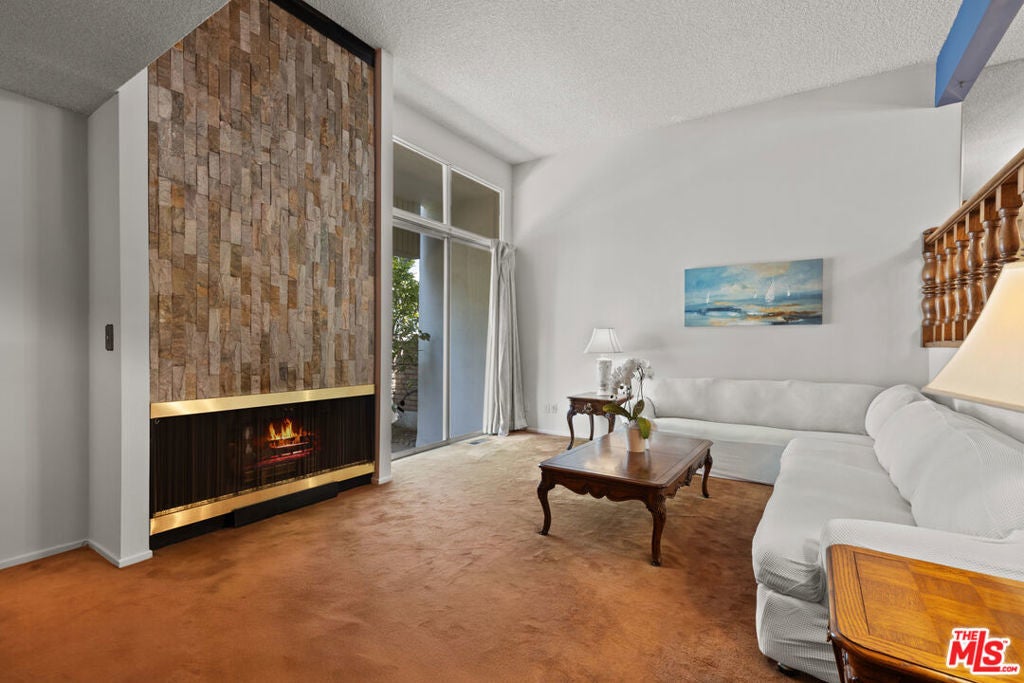 Photo of Listing #25560803