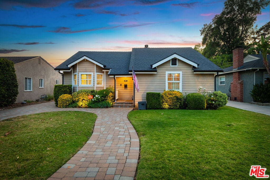 Photo of Listing #25561405