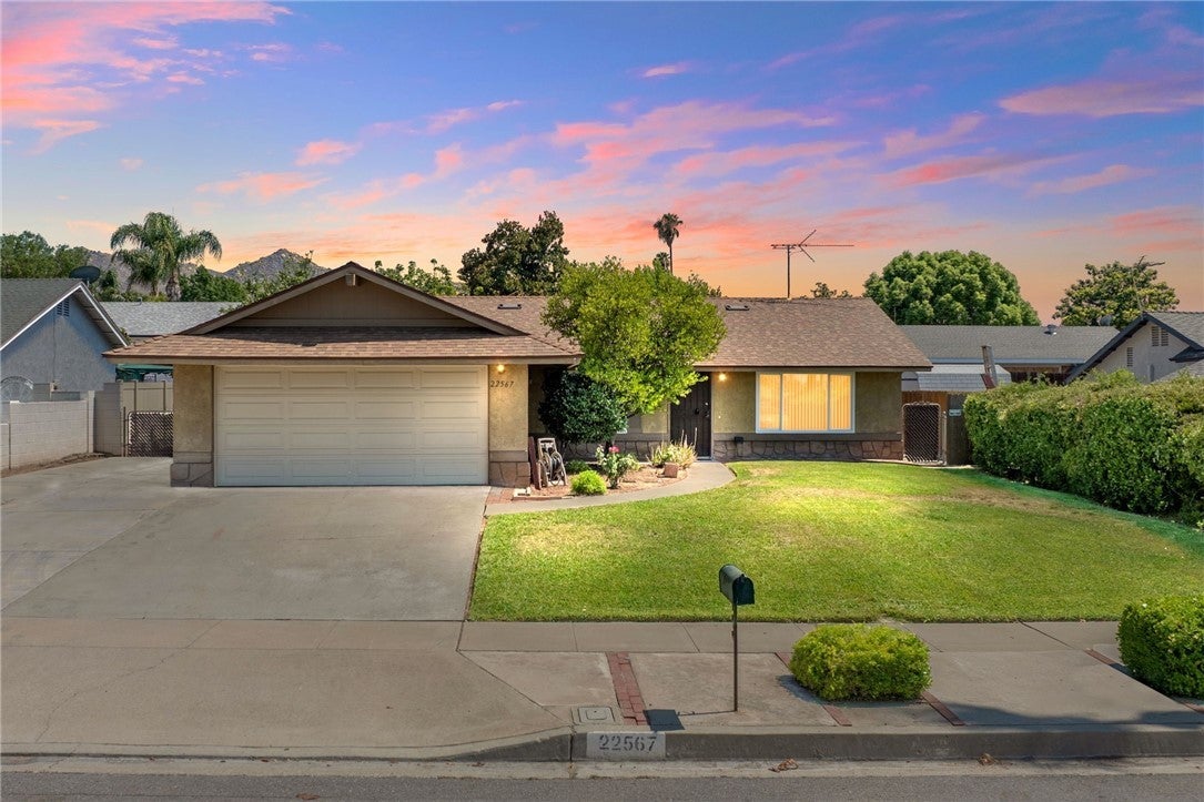 Photo of Listing #IV25151491