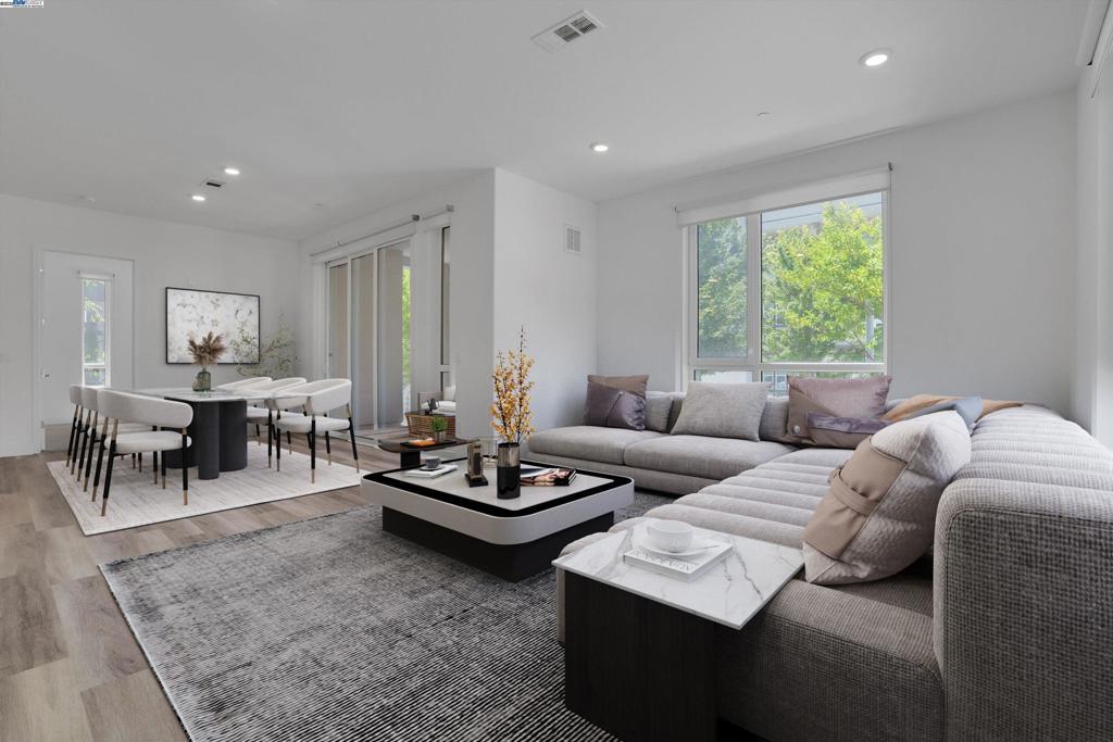 Photo of Listing #41103853