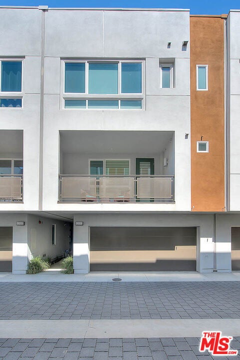 Photo of Listing #25561697