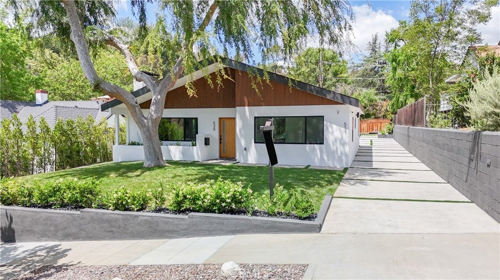 Photo of Listing #MB25142651