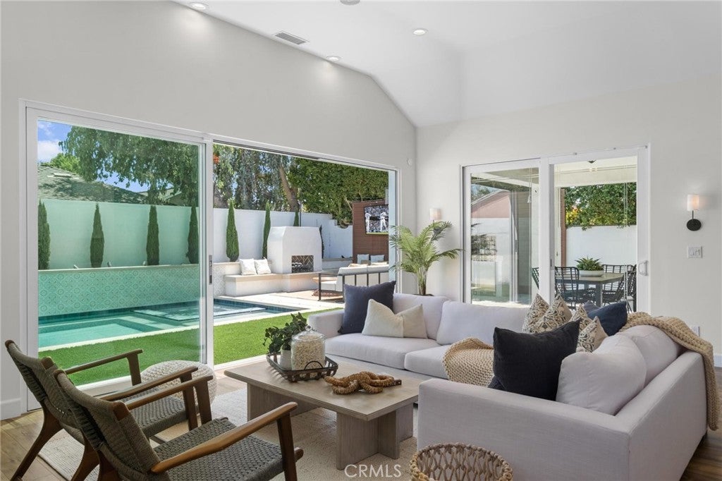 Photo of Listing #SB25150997