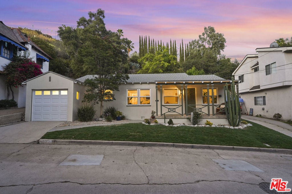 Photo of Listing #25560295