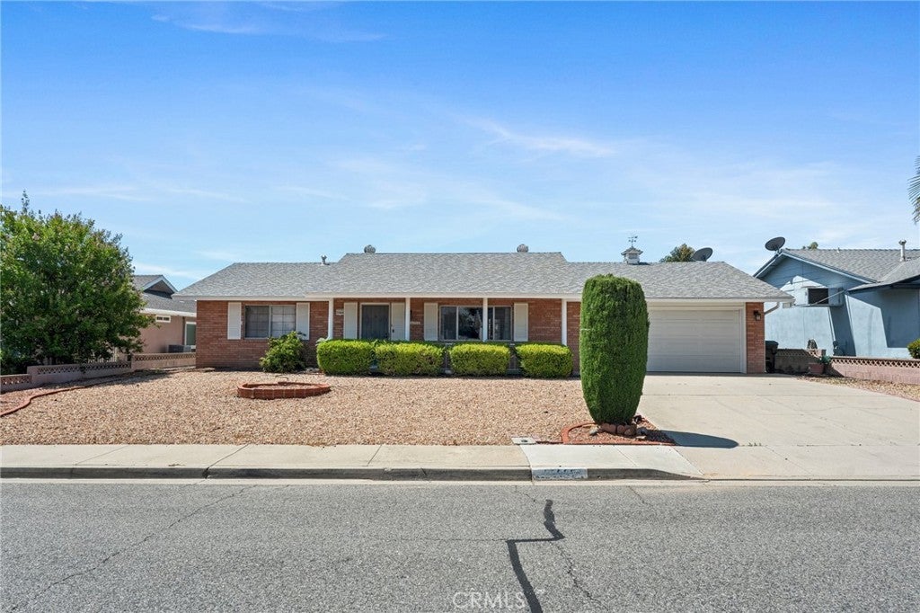 Photo of Listing #IV25151972