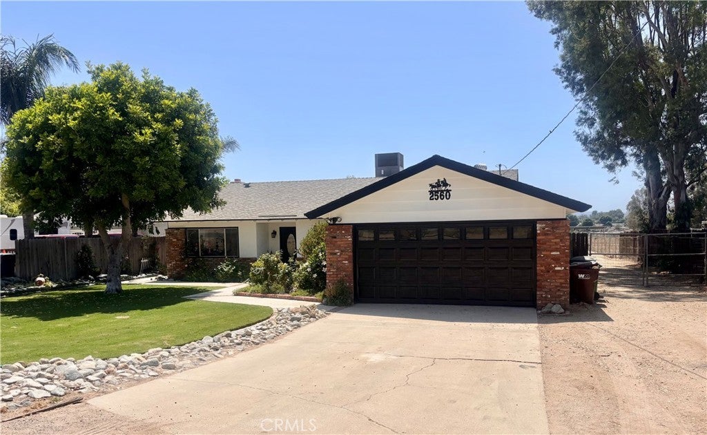 Photo of Listing #IV25151942