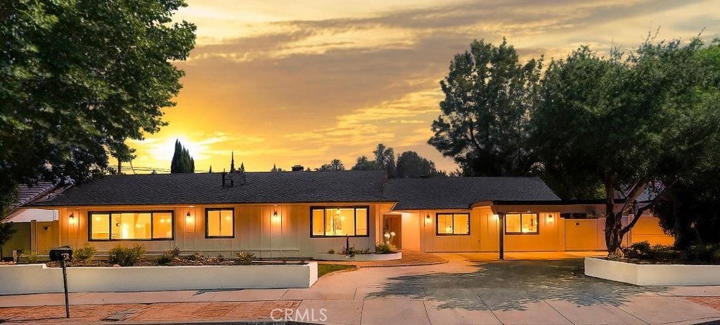 Photo of Listing #SR25152185