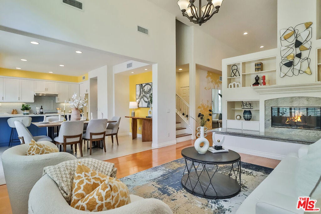 Photo of Listing #25562057