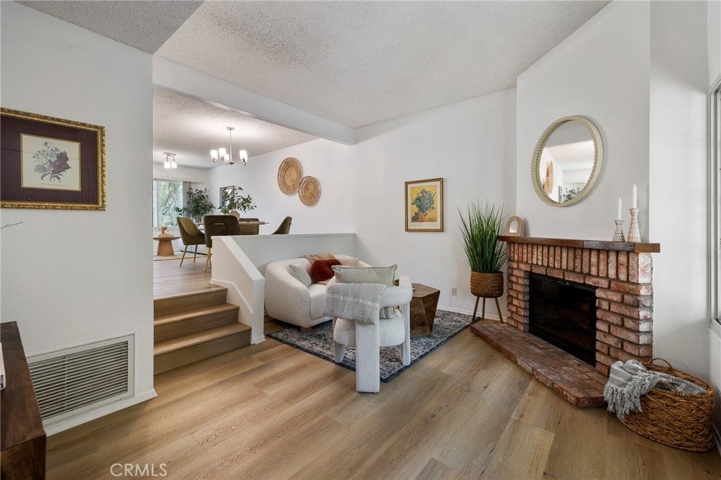 Photo of Listing #SR25147307