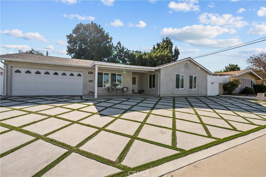 Photo of Listing #SR25151648