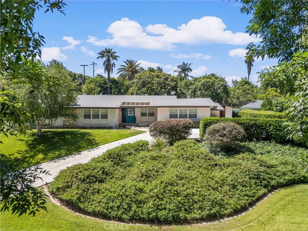 Photo of Listing #IV25152411