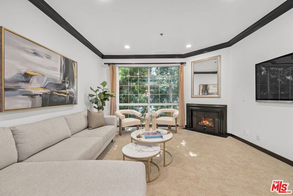 Photo of Listing #25555843