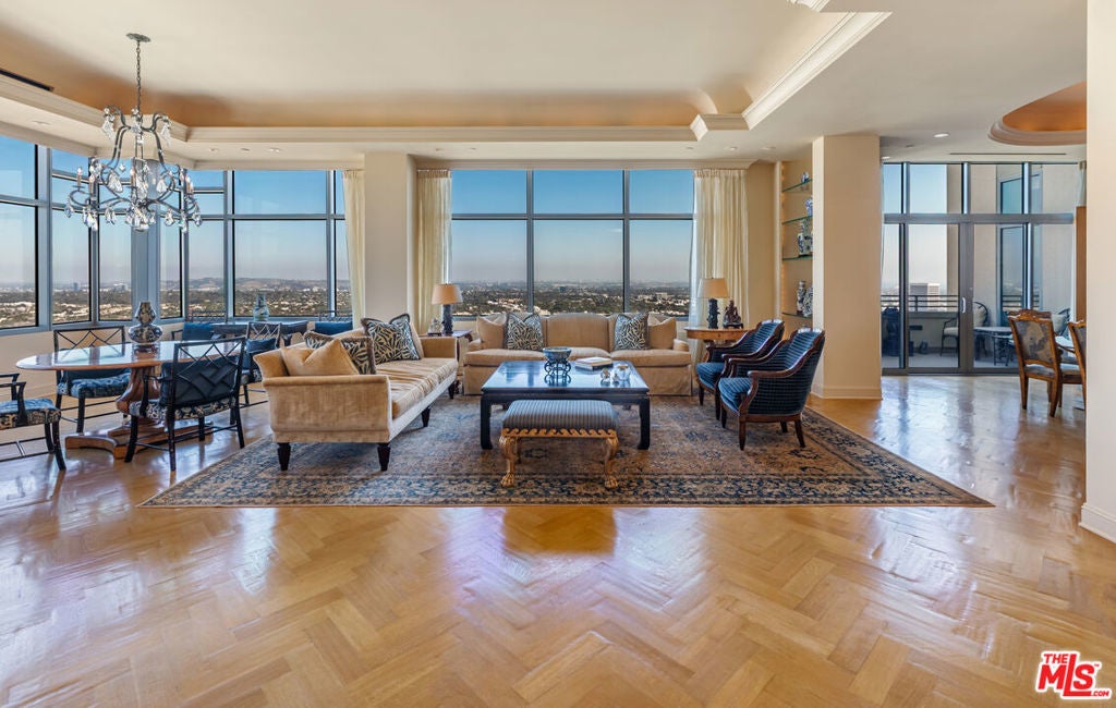 Photo of Listing #25560291