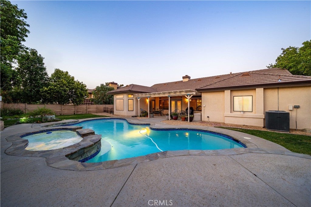 Photo of Listing #SR25151473