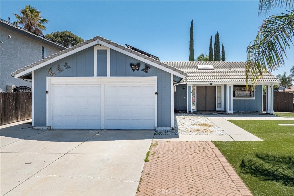 Photo of Listing #IV25153456