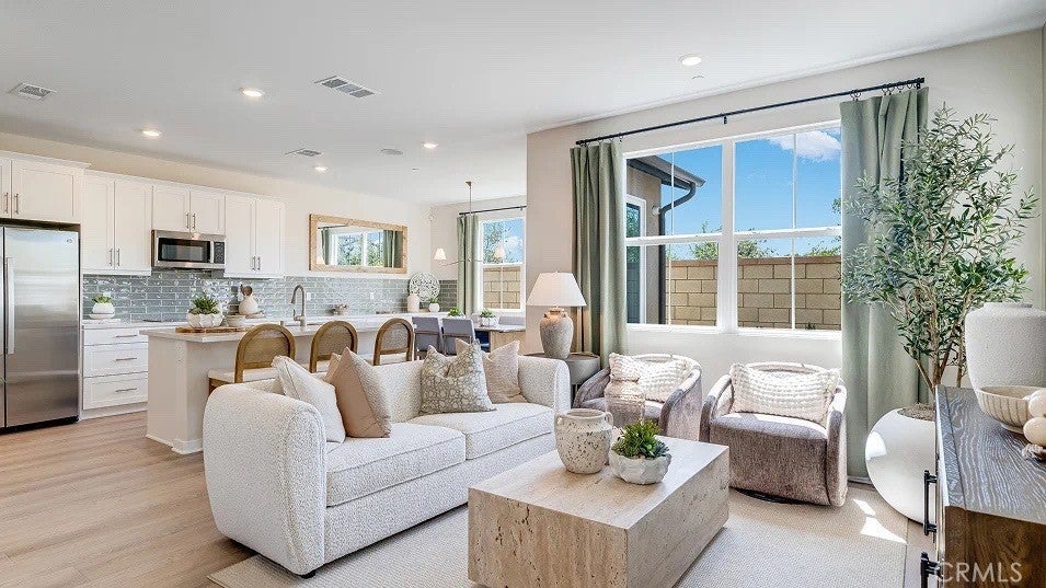 Photo of Listing #SW25153495