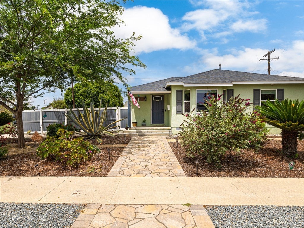 Photo of Listing #SB25135540