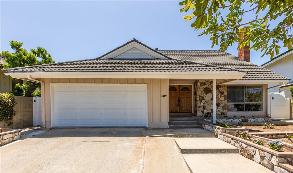 Photo of Listing #SB25144509