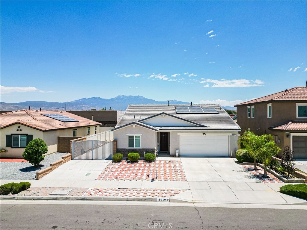 Photo of Listing #CV25151405