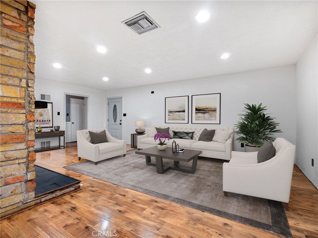 Photo of Listing #HD25154115