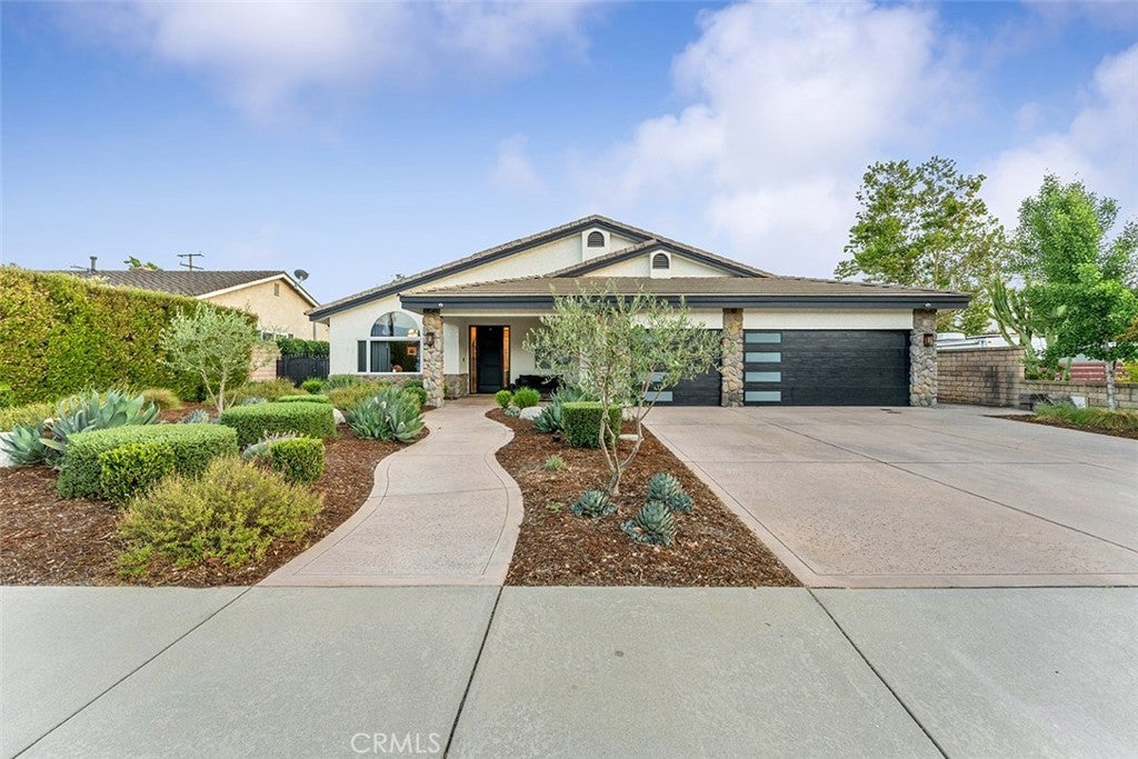 Photo of Listing #CV25153084