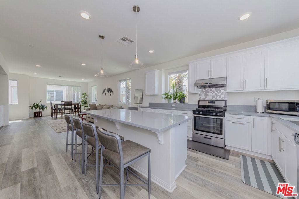 Photo of Listing #25561975