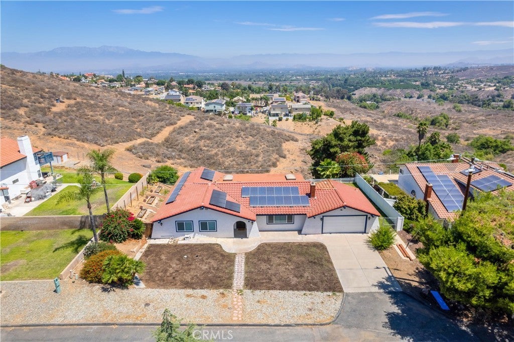 Photo of Listing #IV25154336