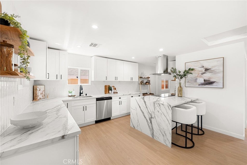 Photo of Listing #SW25154464