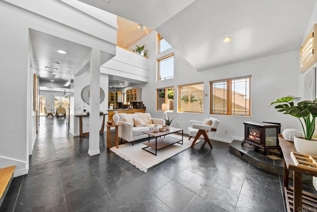 Photo of Listing #PTP2505169