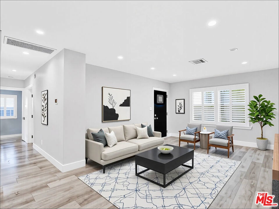 Photo of Listing #25562937