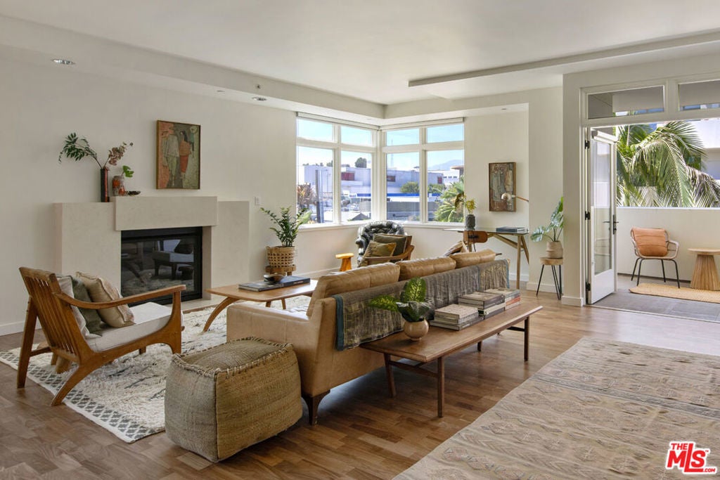 Photo of Listing #25562053