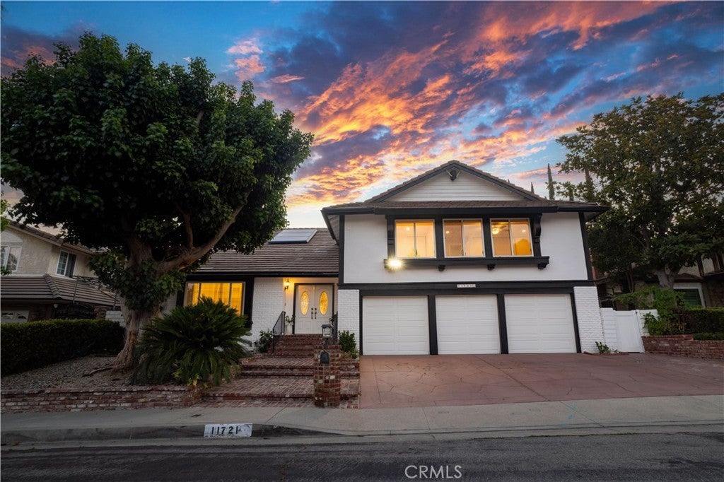 Photo of Listing #SR25152047