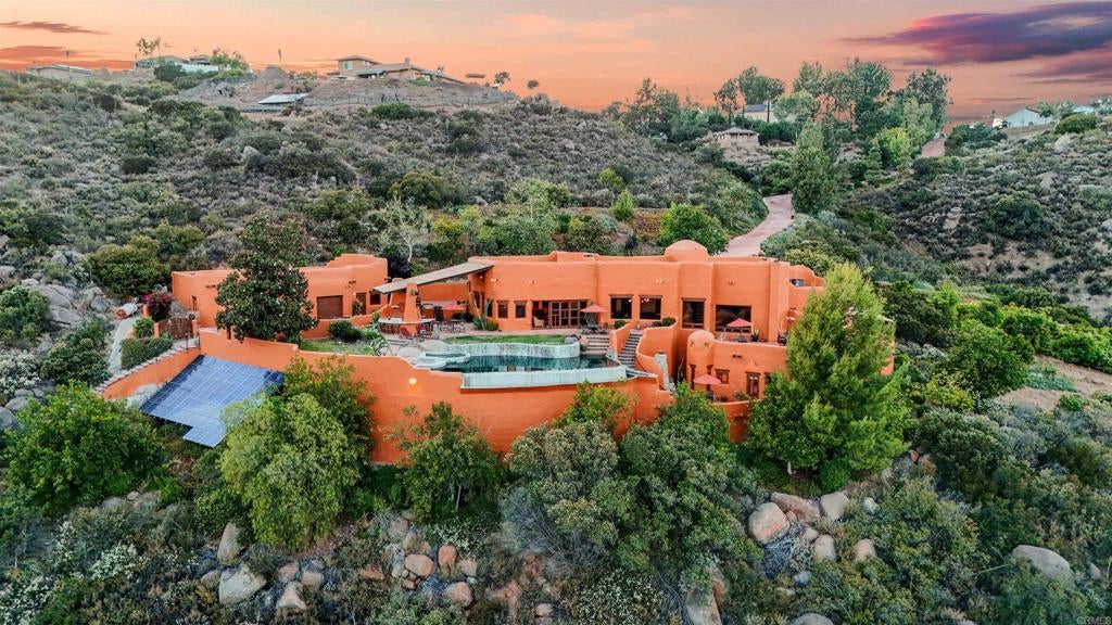 Photo of Listing #PTP2505171