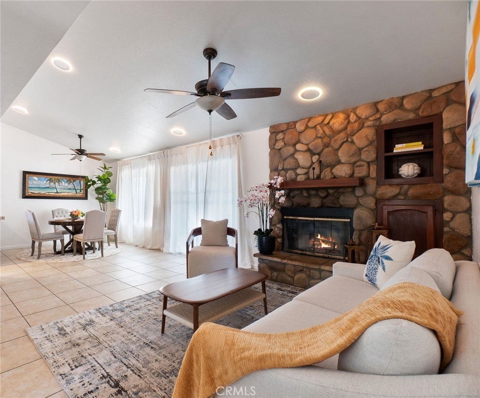 Photo of Listing #OC25147423